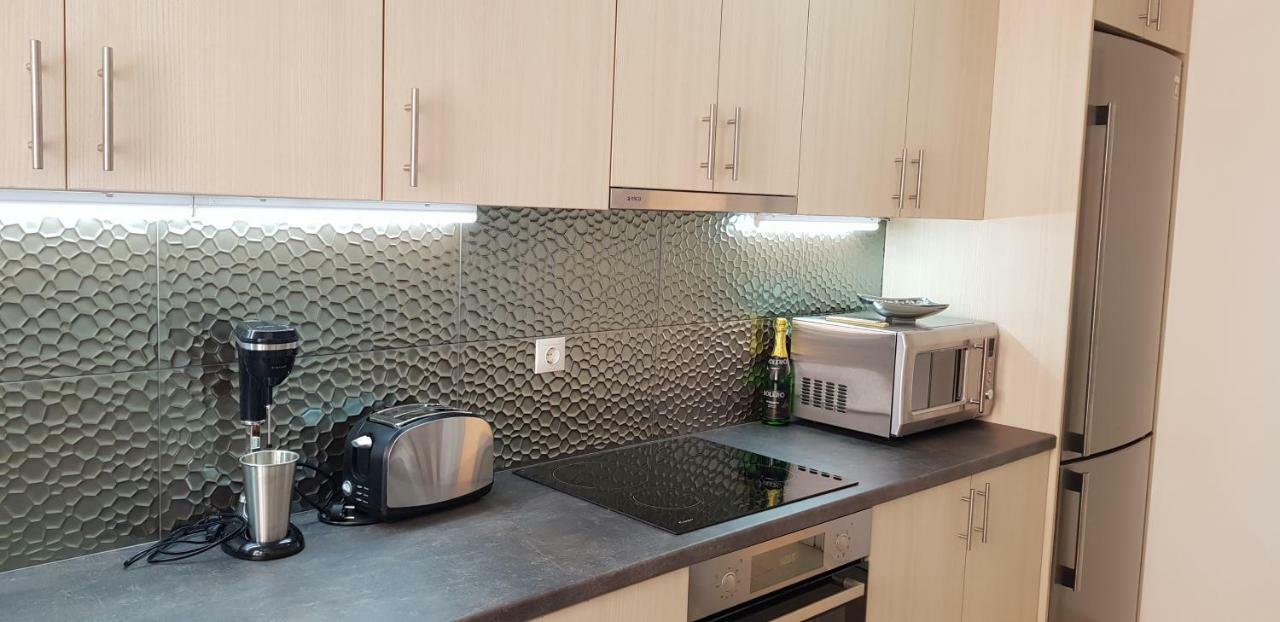 Spacious Apartment In The Historical Center Of 아테네 외부 사진
